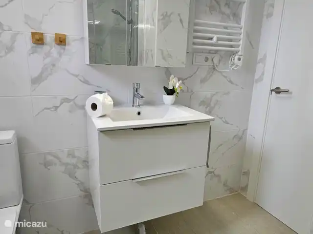 Reel Apartments - Studio de luxe | Espagne, Costa Blanca, Torrevieja - appartement Salle de Bains