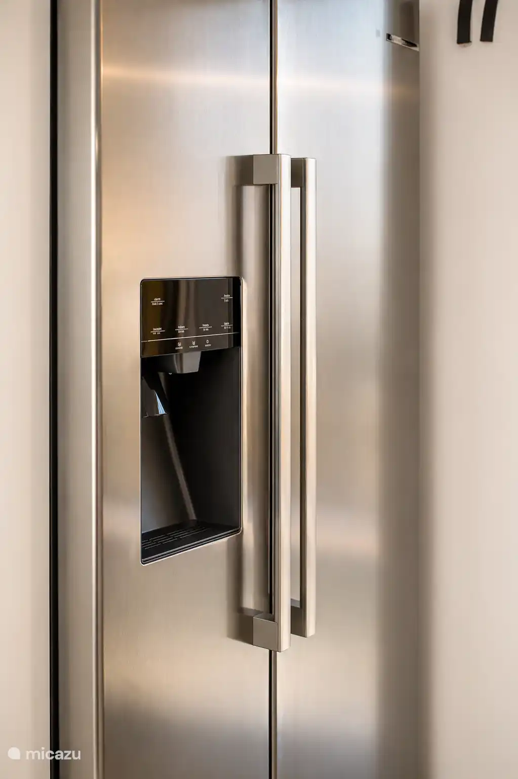 Frigorífico y Frizer y máquina para hacer hielo