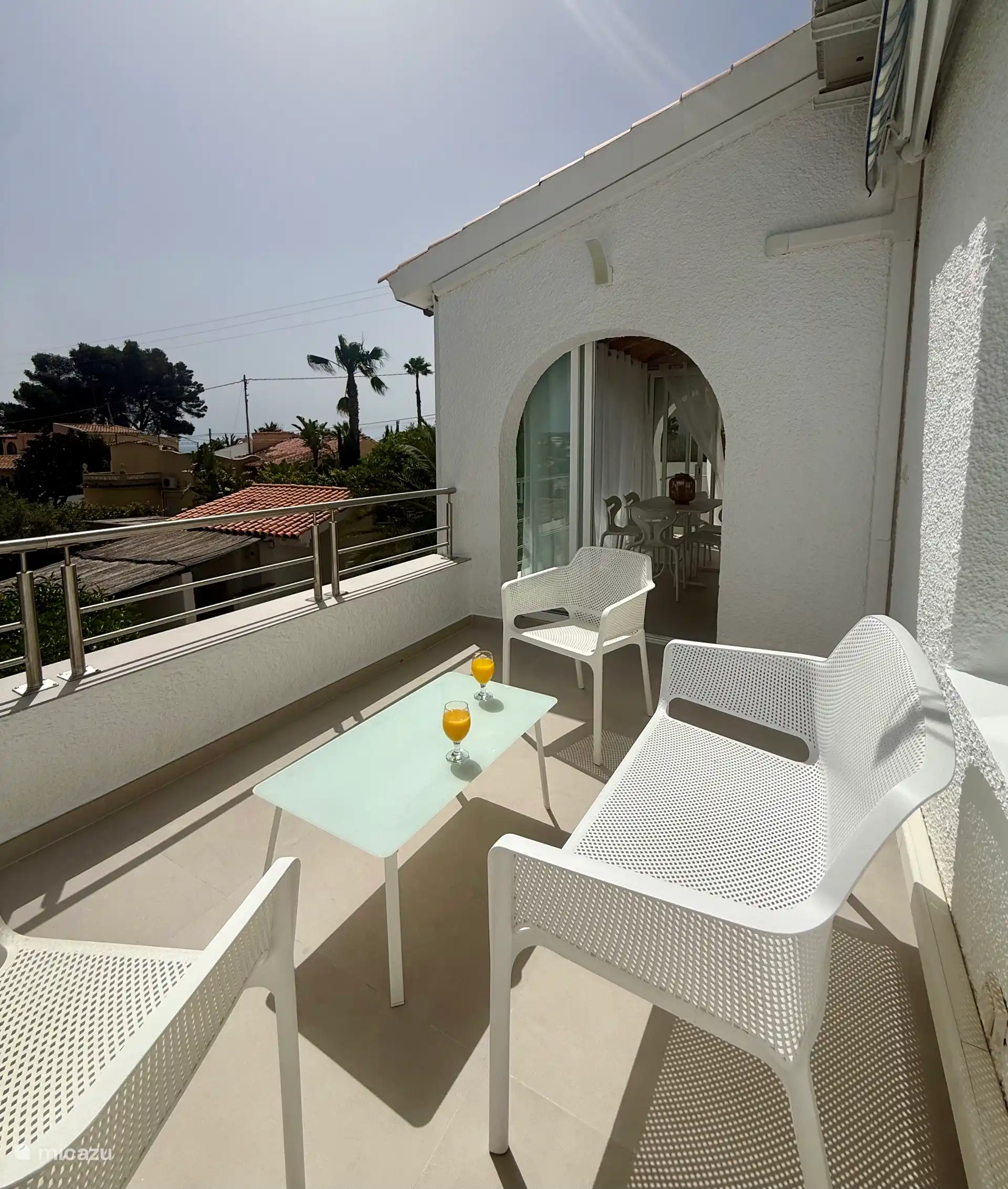 Pequeña terraza - vistas al mar