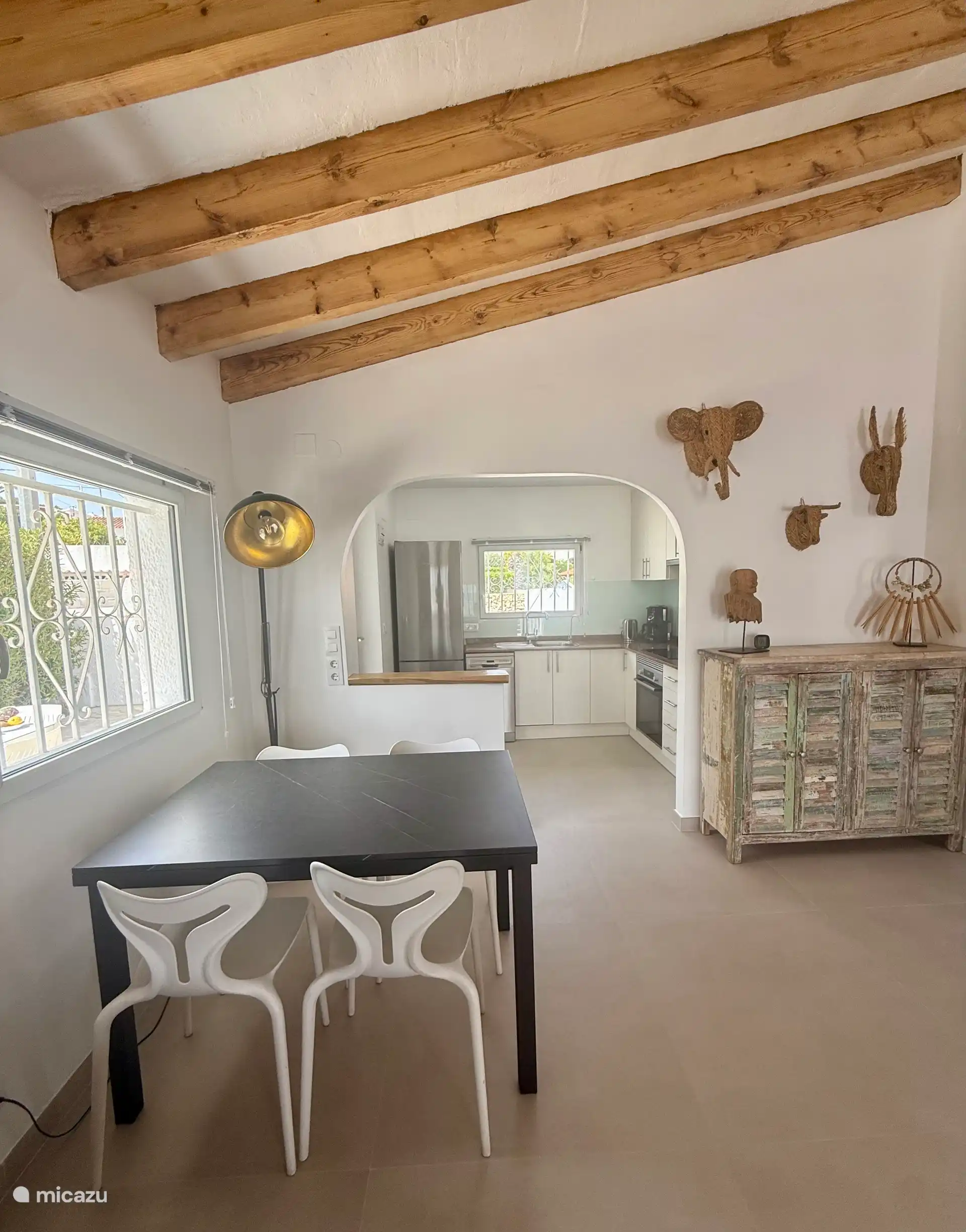 Vista de la cocina del salón superior, comedor