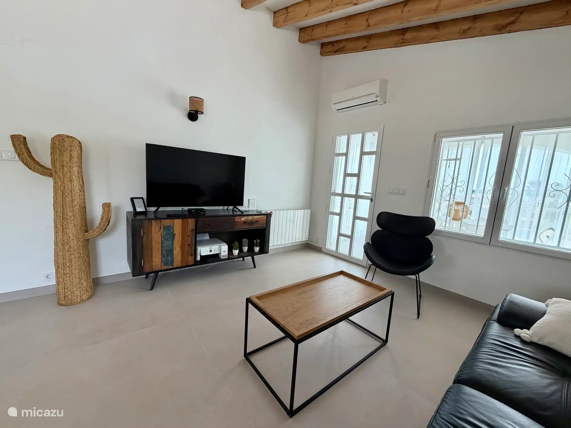 Salon du haut accès terrasse