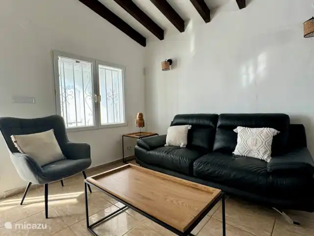 Location de Vacances Espagne, Costa Blanca, Benissa, villa - Villa Savina : Vue mer & Jardin Salon du haut et son canapé 3 places