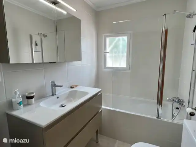 Location de Vacances Espagne, Costa Blanca, Benissa, villa - Villa Savina : Vue mer & Jardin Salle de bain familiale
