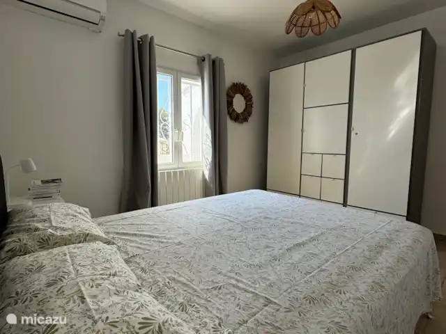 Location de Vacances Espagne, Costa Blanca, Benissa, villa - Villa Savina : Vue mer & Jardin Seconde chambre avec son armoire