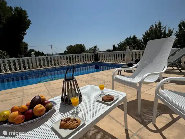 Location de Vacances Espagne, Costa Blanca, Benissa, villa - Villa Savina : Vue mer & Jardin Petit-déjeuner sur la terrasse