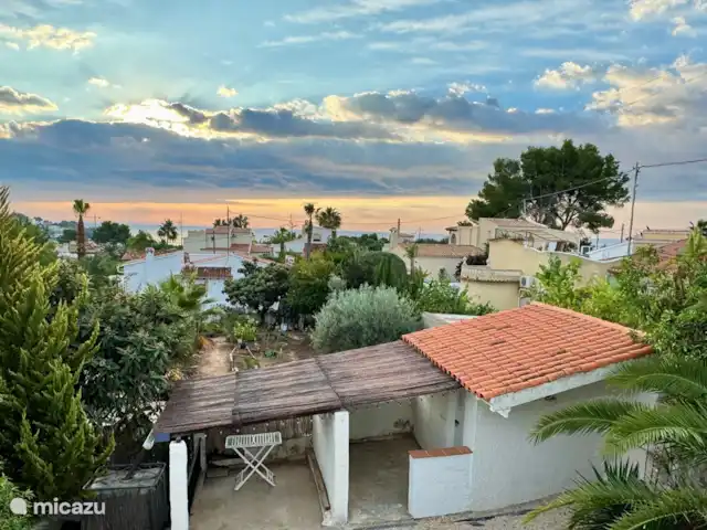 Location de Vacances Espagne, Costa Blanca, Benissa, villa - Villa Savina : Vue mer & Jardin Vue mer et des collines environnantes depuis la naya de la villa Mareva