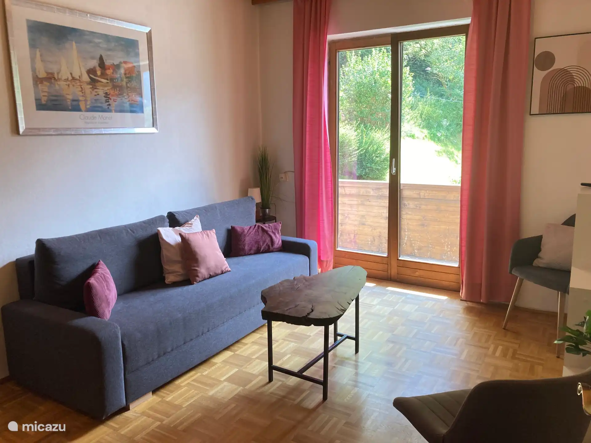 Wohnzimmer, Balkontür, Balkon, Schlafsofa