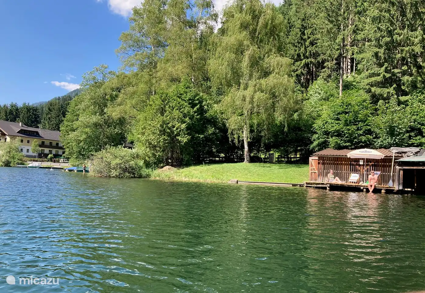 Strandpool, Garten und Steg.