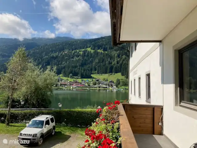 Studio avec balcon | Autriche, Carinthie, Feld Am See - appartement Balcon avec vue sur le lac et les montagnes