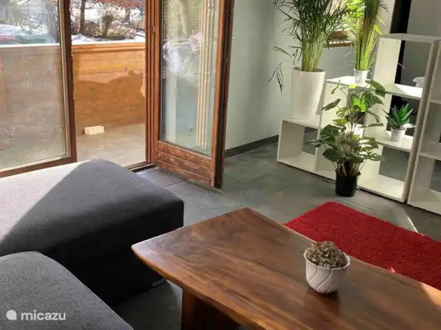 Studio avec balcon | Autriche, Carinthie, Feld Am See - appartement Coin salon, porte balcon donnant sur balcon
