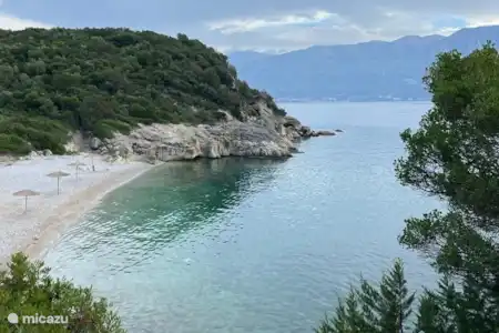 Église sur une plage