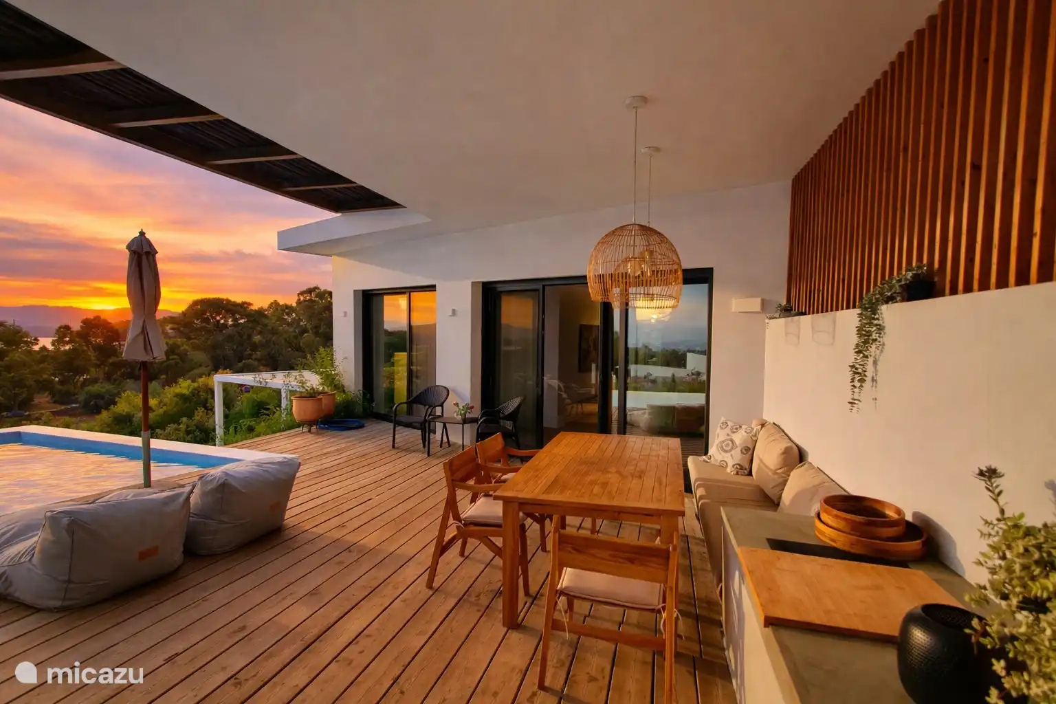 Sehr große Terrasse