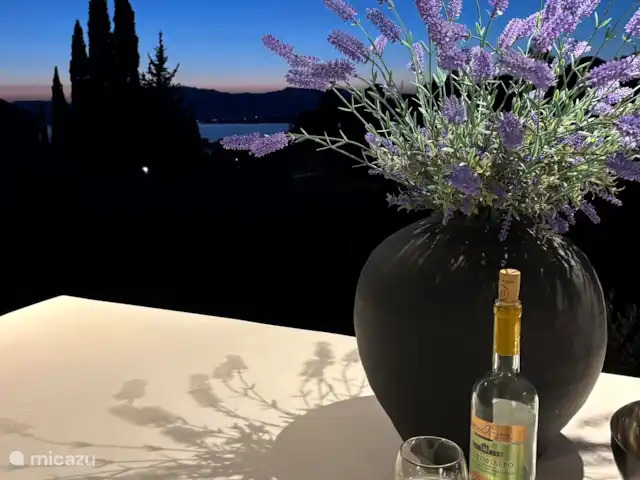 Villa Zaverda en Grecia, Gracia Central, Paleros - villa Comedor al aire libre con mucha privacidad.