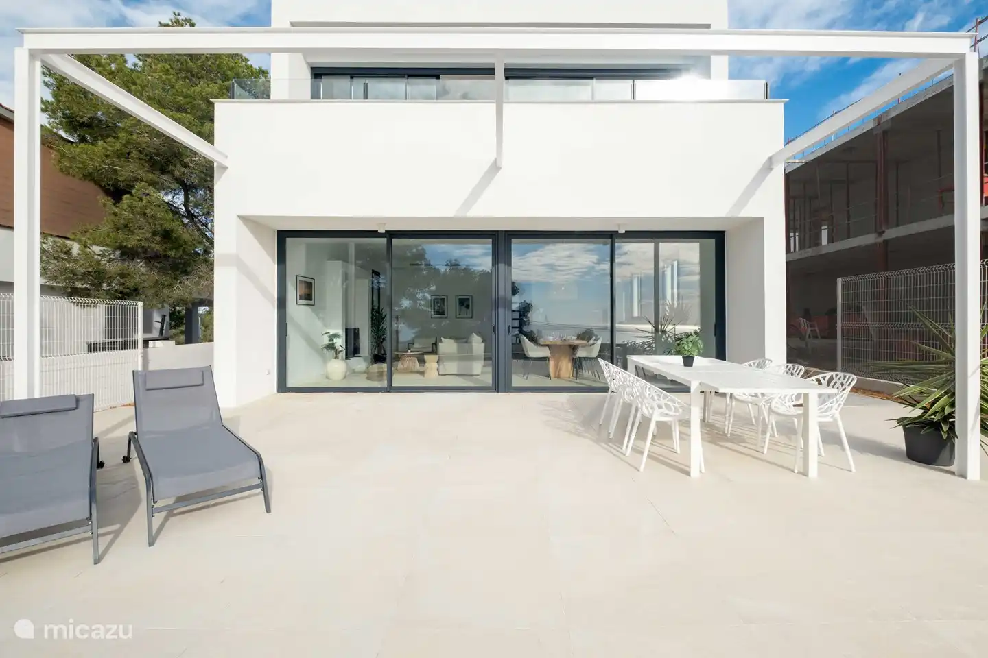 Villa huren in Sant Pere de Ribes, Barcelona? Nieuwe villa met zeezicht