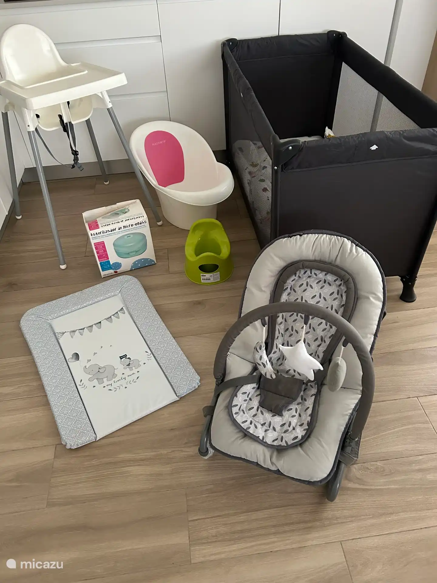 Baby-/Kinderset verfügbar