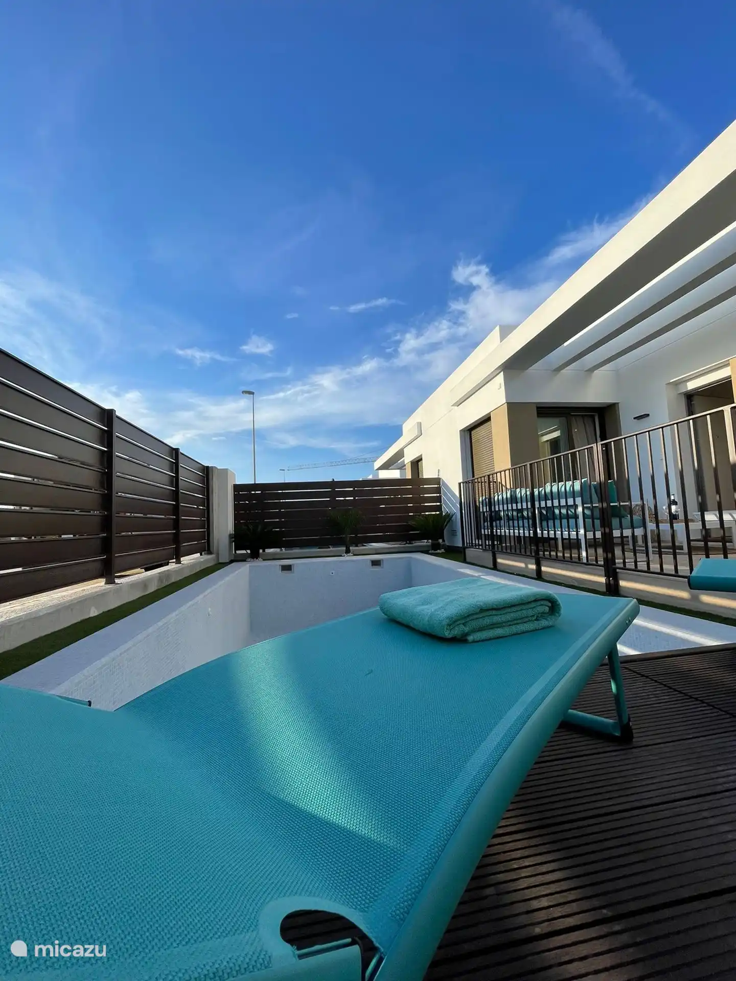 Schwimmbad (wird Anfang Juli '24 gefüllt) 