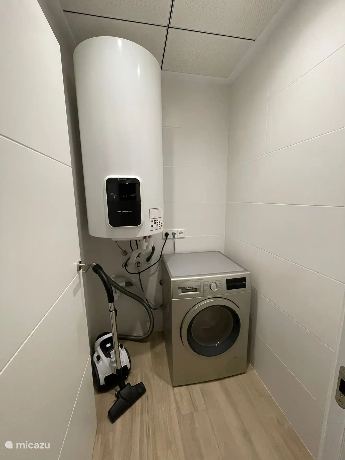 Abstellraum mit Waschmaschine