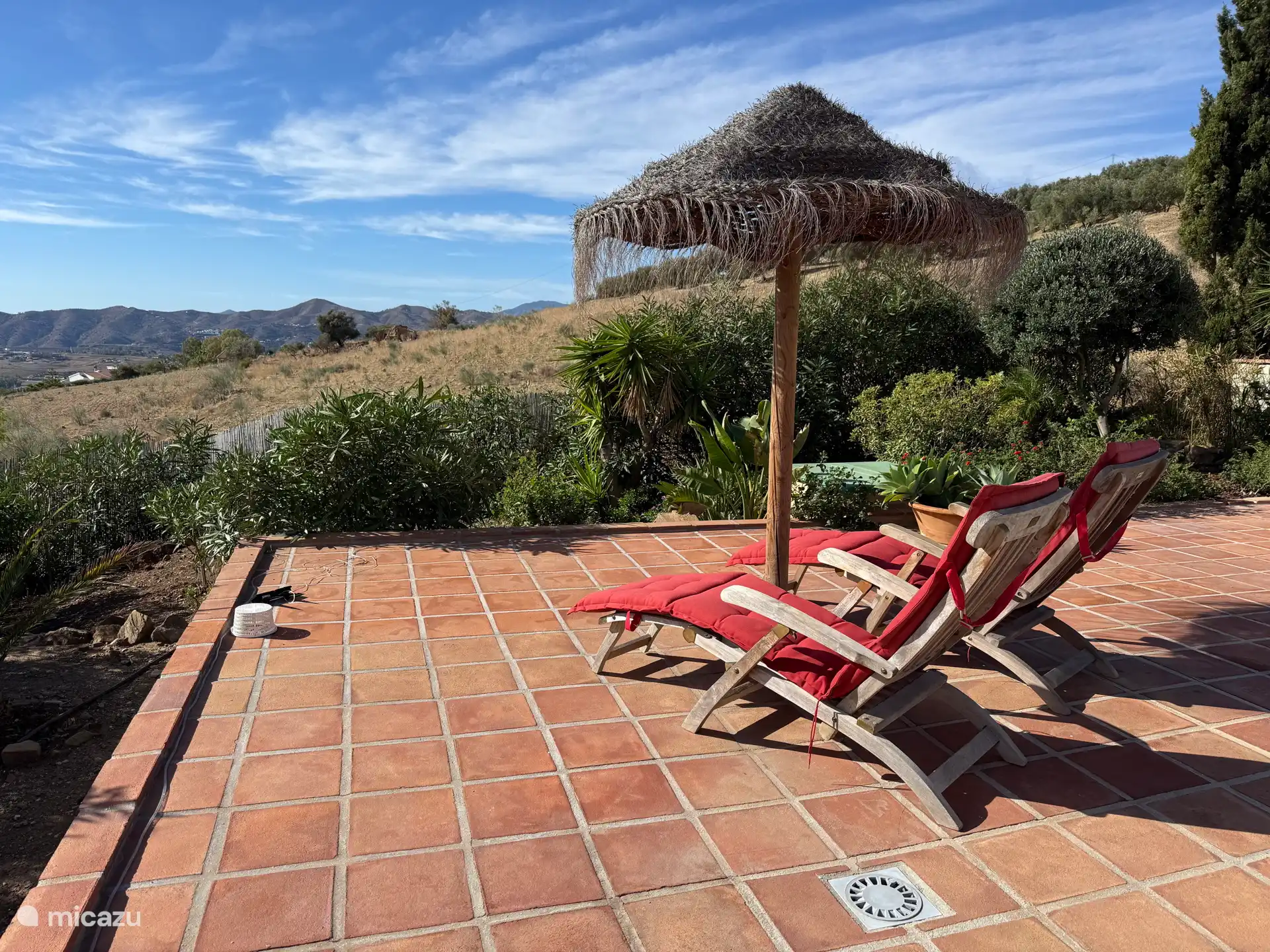 Genießen Sie die Aussicht auf einem Liegestuhl