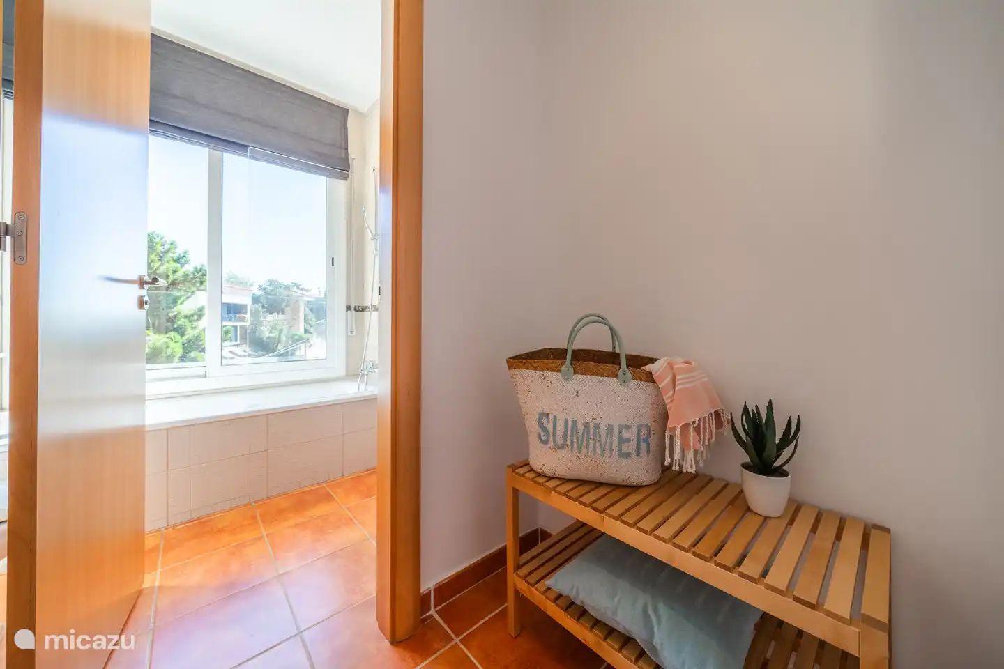 Kleiner Flur zum Badezimmer 1 en suite