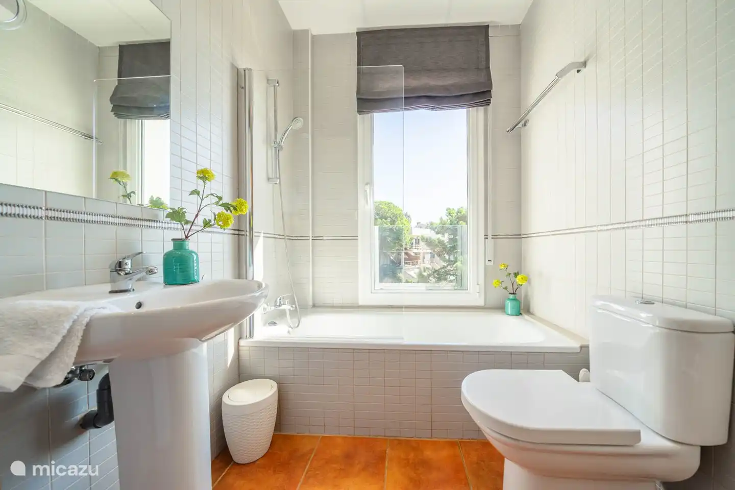 Badezimmer 2 mit Badewanne