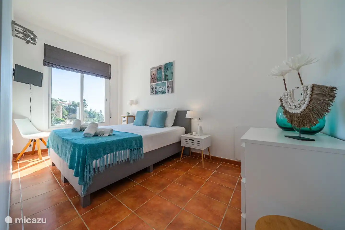 Schlafzimmer 1 ist mit einem bequemen Doppelbett ausgestattet