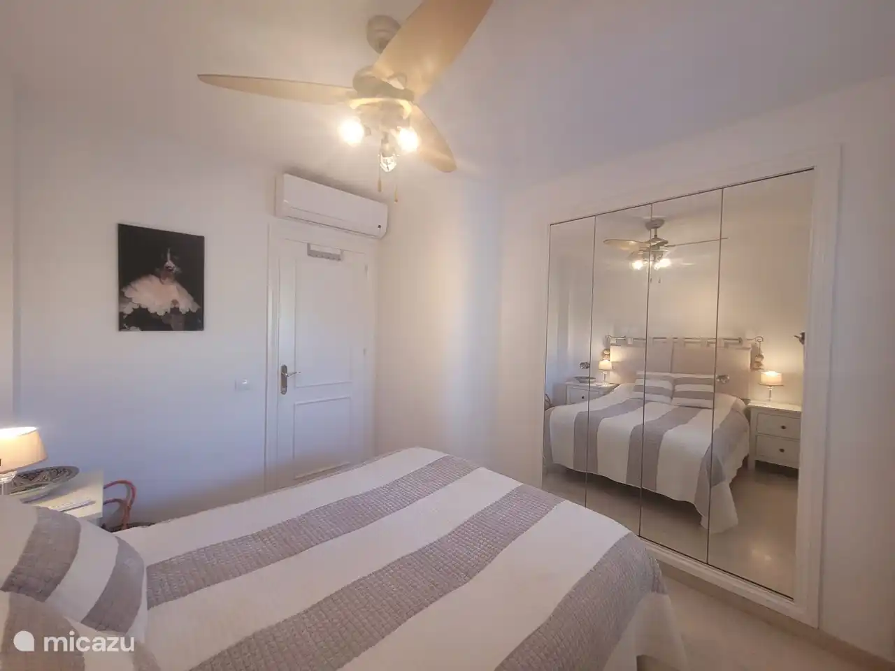 Schlafzimmer 2. Doppelbett mit geräumigem Kleiderschrank. Klimaanlage und Ventilator vorhanden