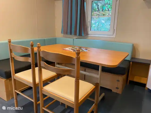 Jour férié 93 | France, Dordogne, Champs-Romain - mobil-home