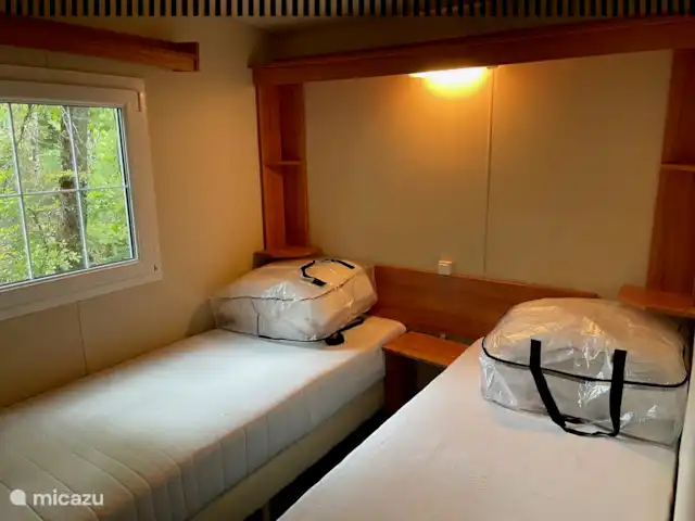 Jour férié 93 | France, Dordogne, Champs-Romain - mobil-home