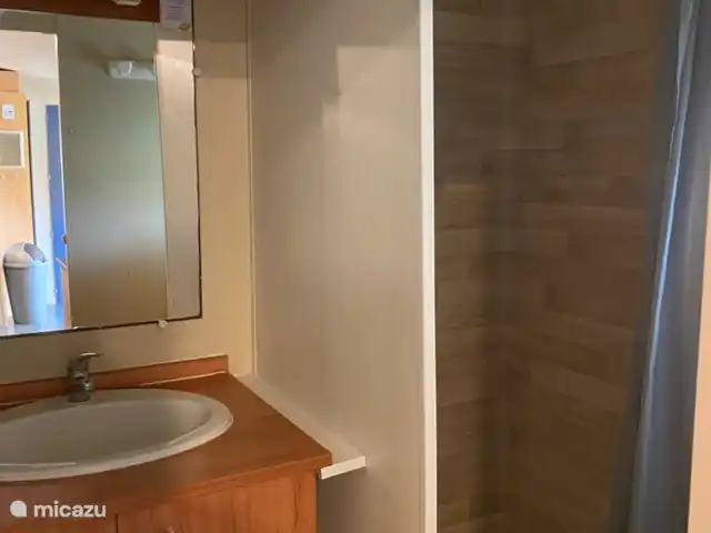 Jour férié 93 | France, Dordogne, Champs-Romain - mobil-home