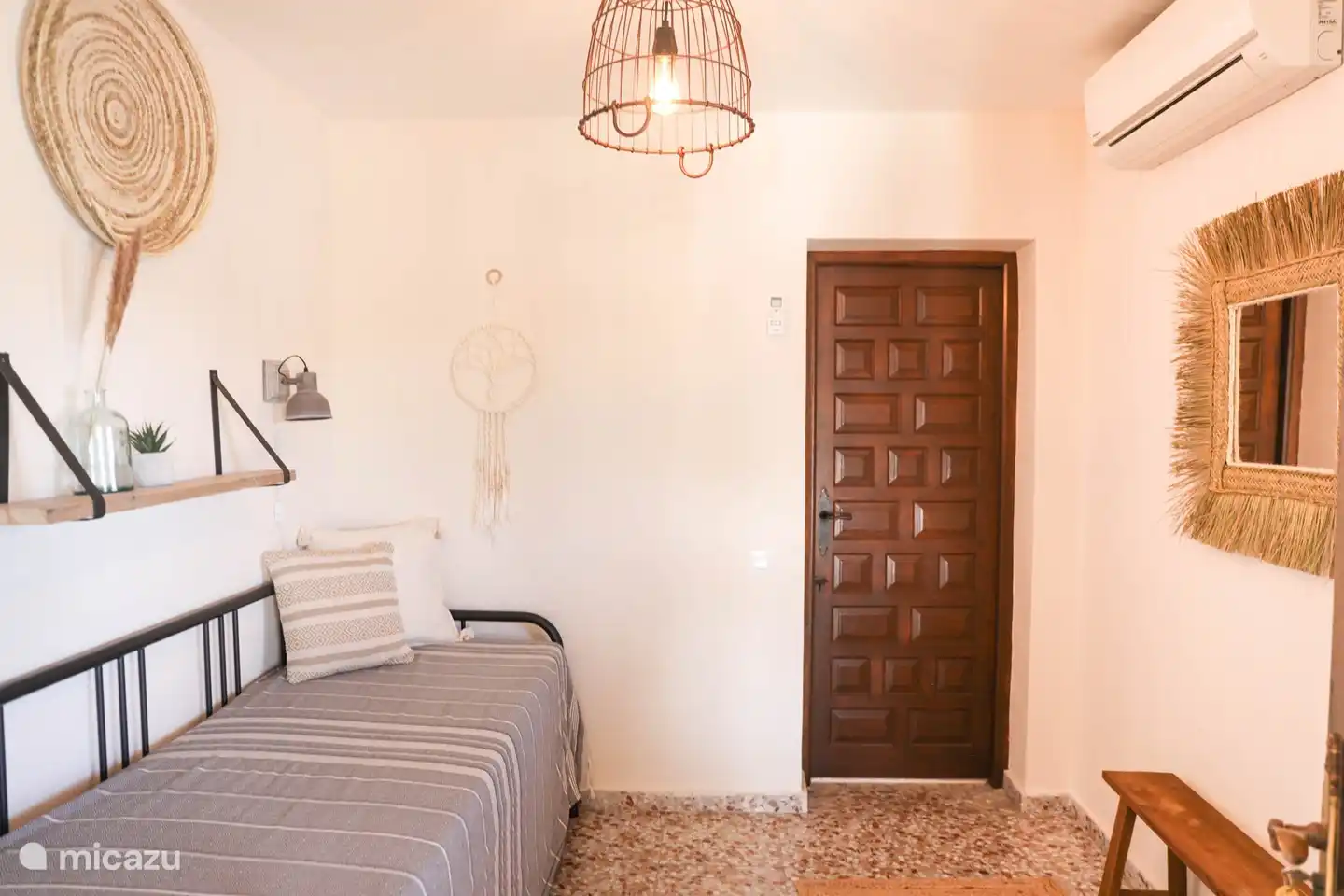 El dormitorio con la cama nido