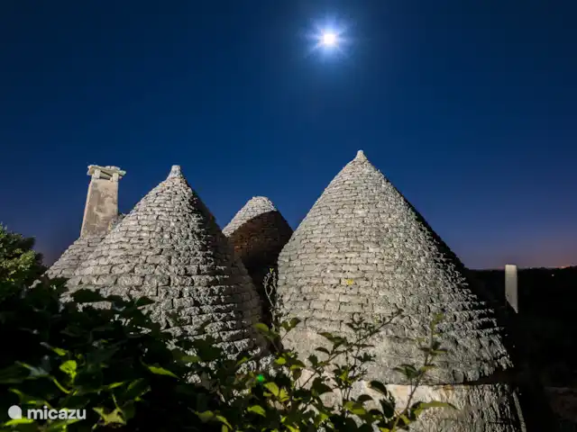 Villa Pouilles | Italie, Pouilles (Puglia), Cisternino - villa Trulli de nuit