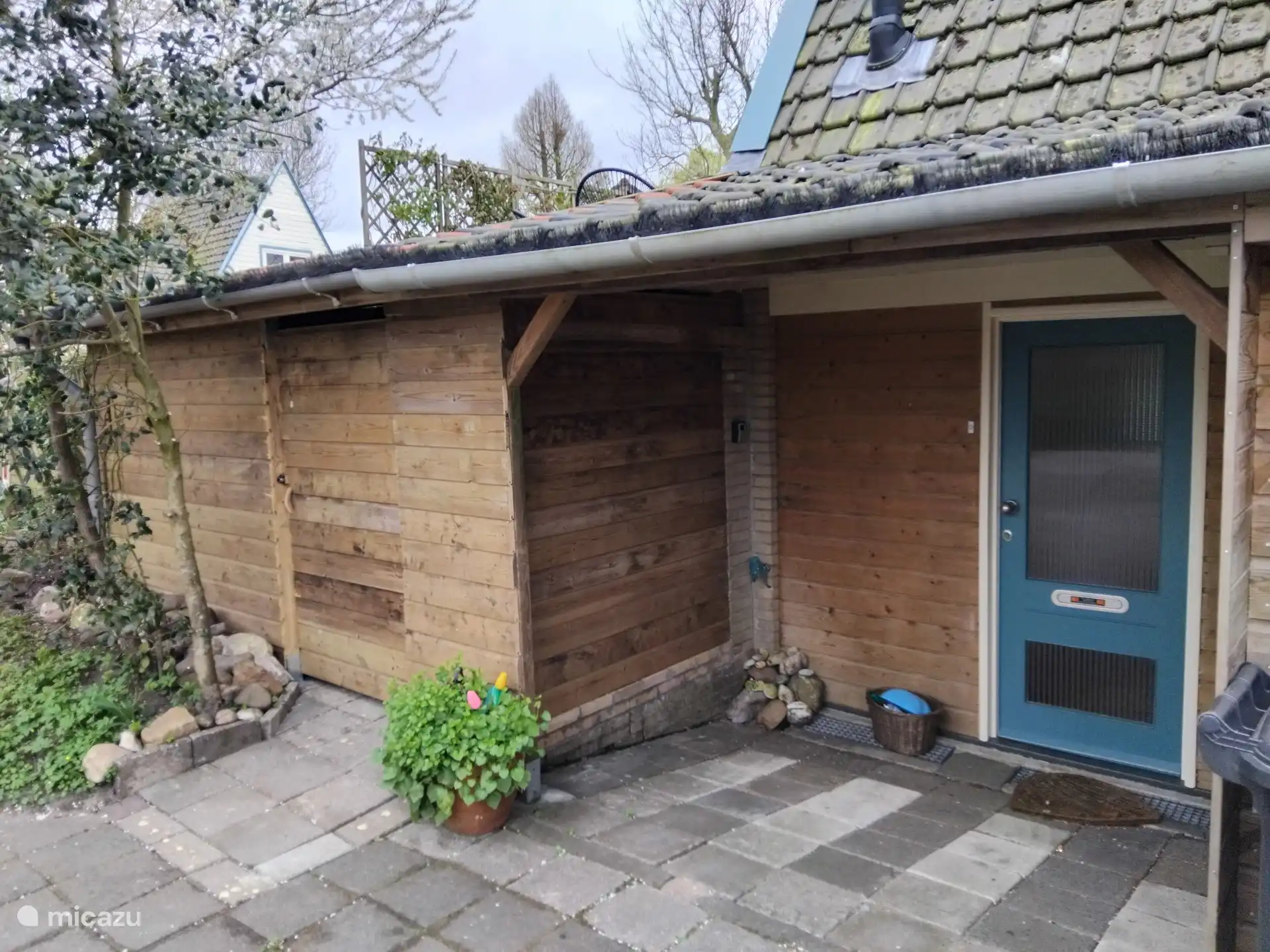 bicycle shed next to the entrance