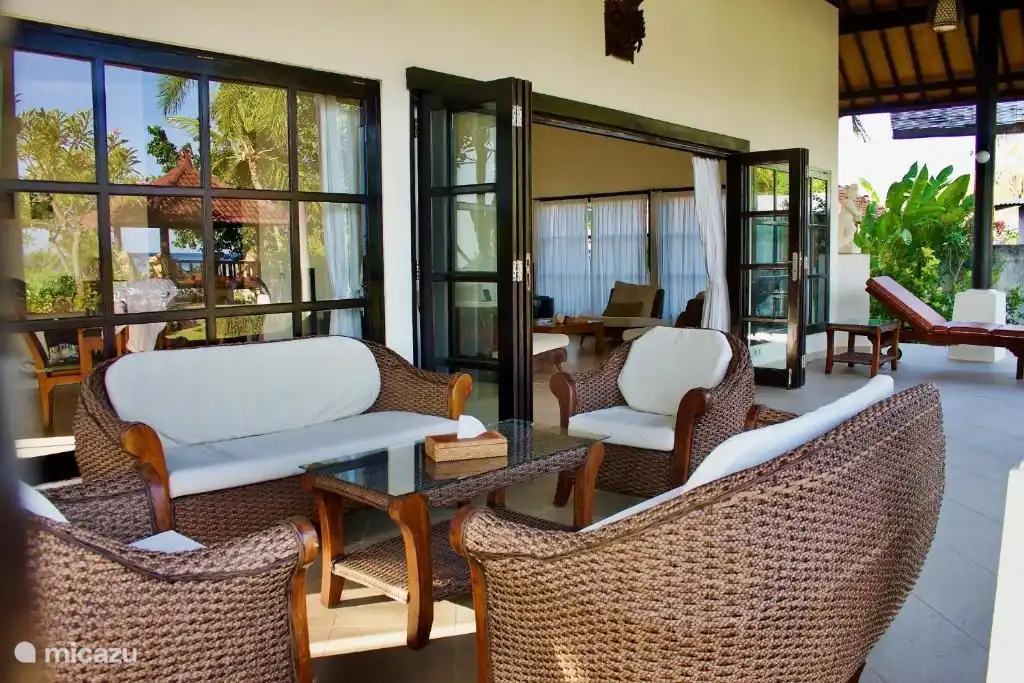 Un juego de salón para la villa.