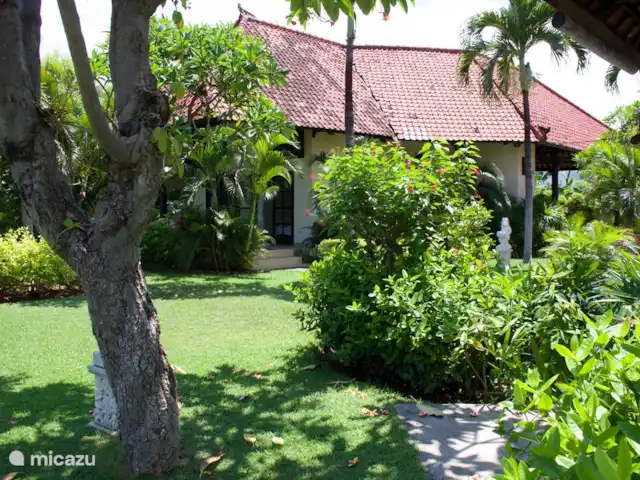 BaliSeaviewVilla Namaste&Guesthouses huren in Indonesië, Bali, Dencarik - villa De guesthouse die los staat van de villa en 2 slaapkamer heeft