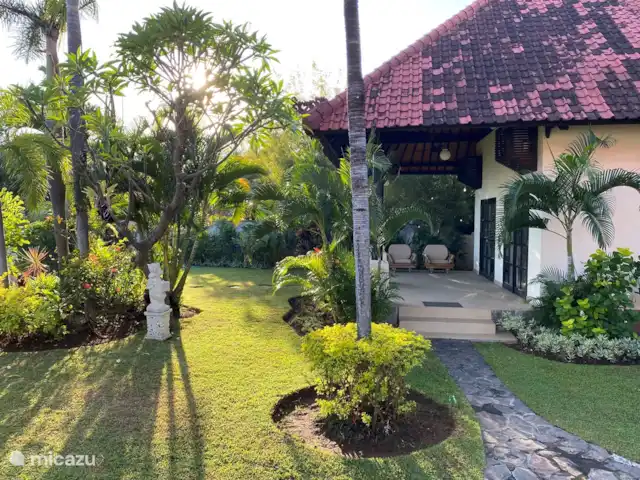 BaliSeaviewVilla Namaste&Guesthouses huren in Indonesië, Bali, Dencarik - villa De guesthouse die los staat van de villa en 2 slaapkamer heeft