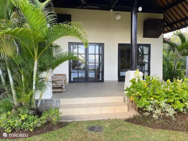 BaliSeaviewVilla Namaste&Guesthouses huren in Indonesië, Bali, Dencarik - villa Guesthouse met 2 slaapkamers met eigen ingang en badkamer.