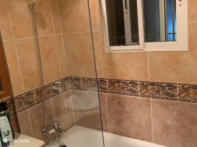 Casa La Gaviota | Espagne, Costa Blanca, Gran Alacant - Santa Pola - bungalow Salle de bain au premier étage