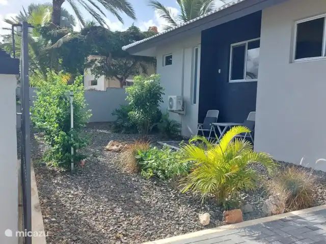 Maison de vacances avec beaucoup d’intimité | Curaçao, Banda Abou (ouest), Big Mountain - chalet Jardin de devant avec terrasse