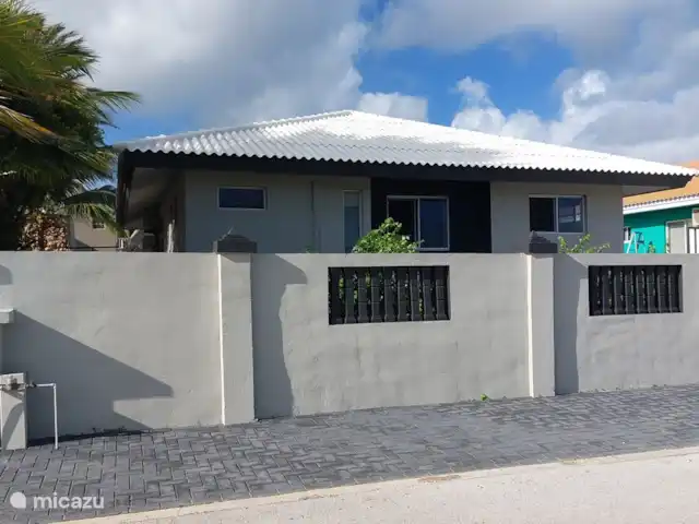 Maison de vacances avec beaucoup d’intimité | Curaçao, Banda Abou (ouest), Big Mountain - chalet Maison de la route, avec mur de jardin