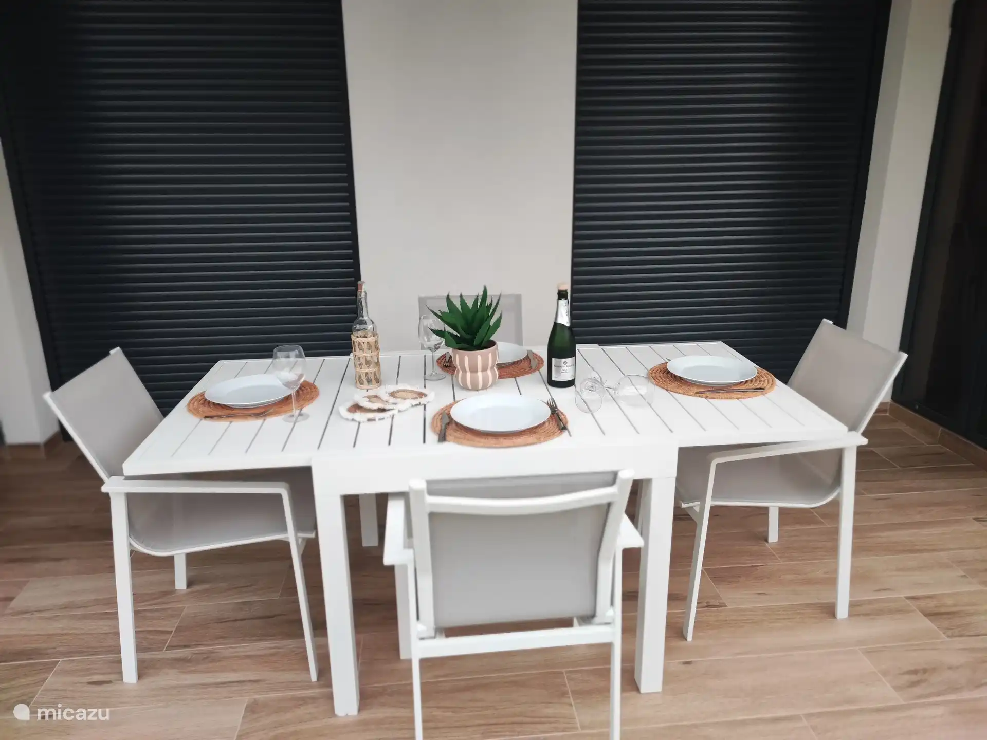 Prenez un délicieux petit-déjeuner au soleil le matin.