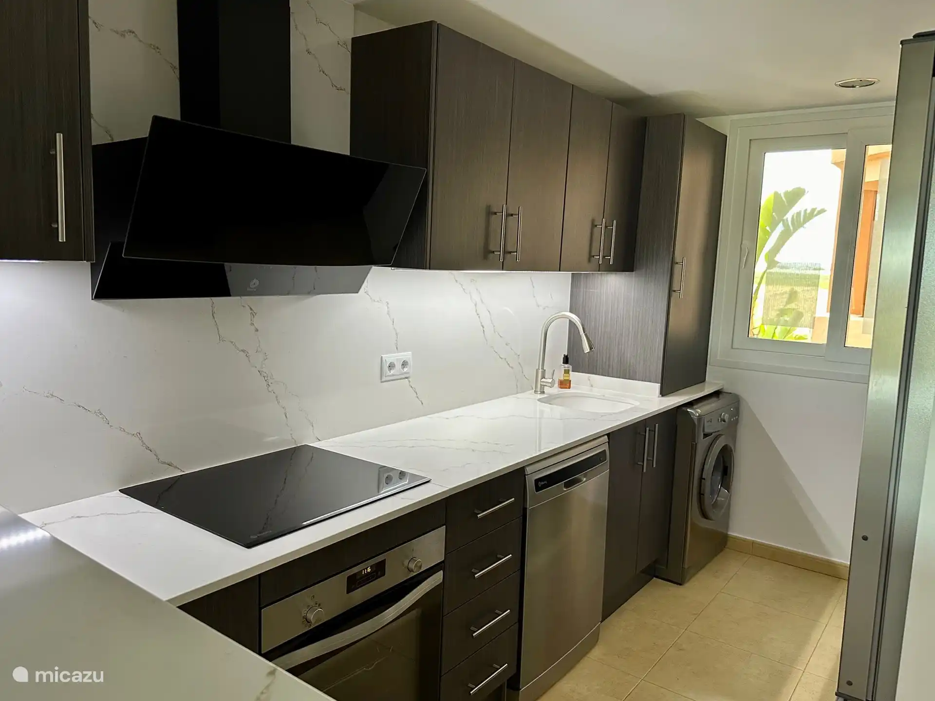 Voll ausgestattete Küche