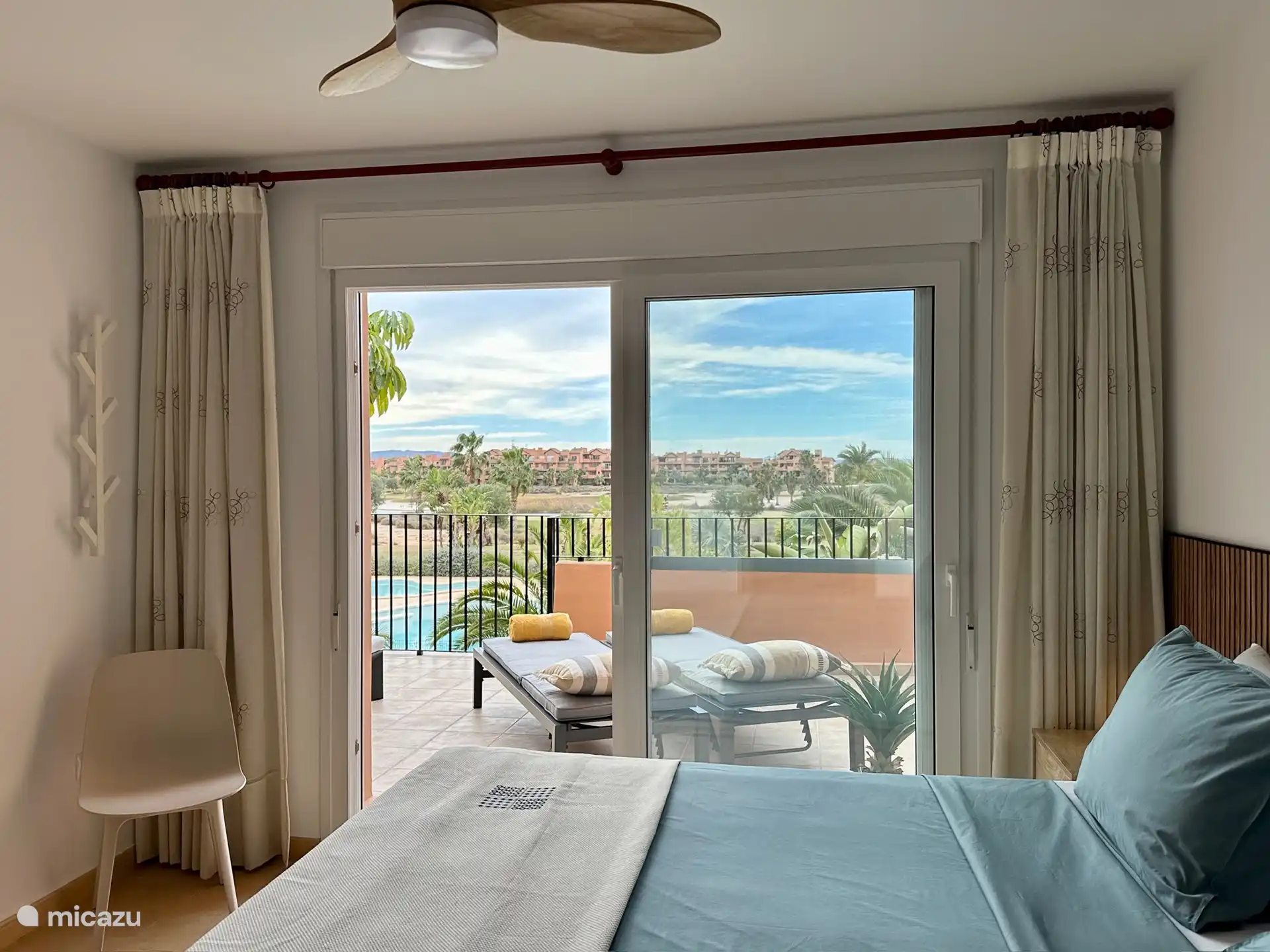 Komplette Wohnung mit Moskitonetzen