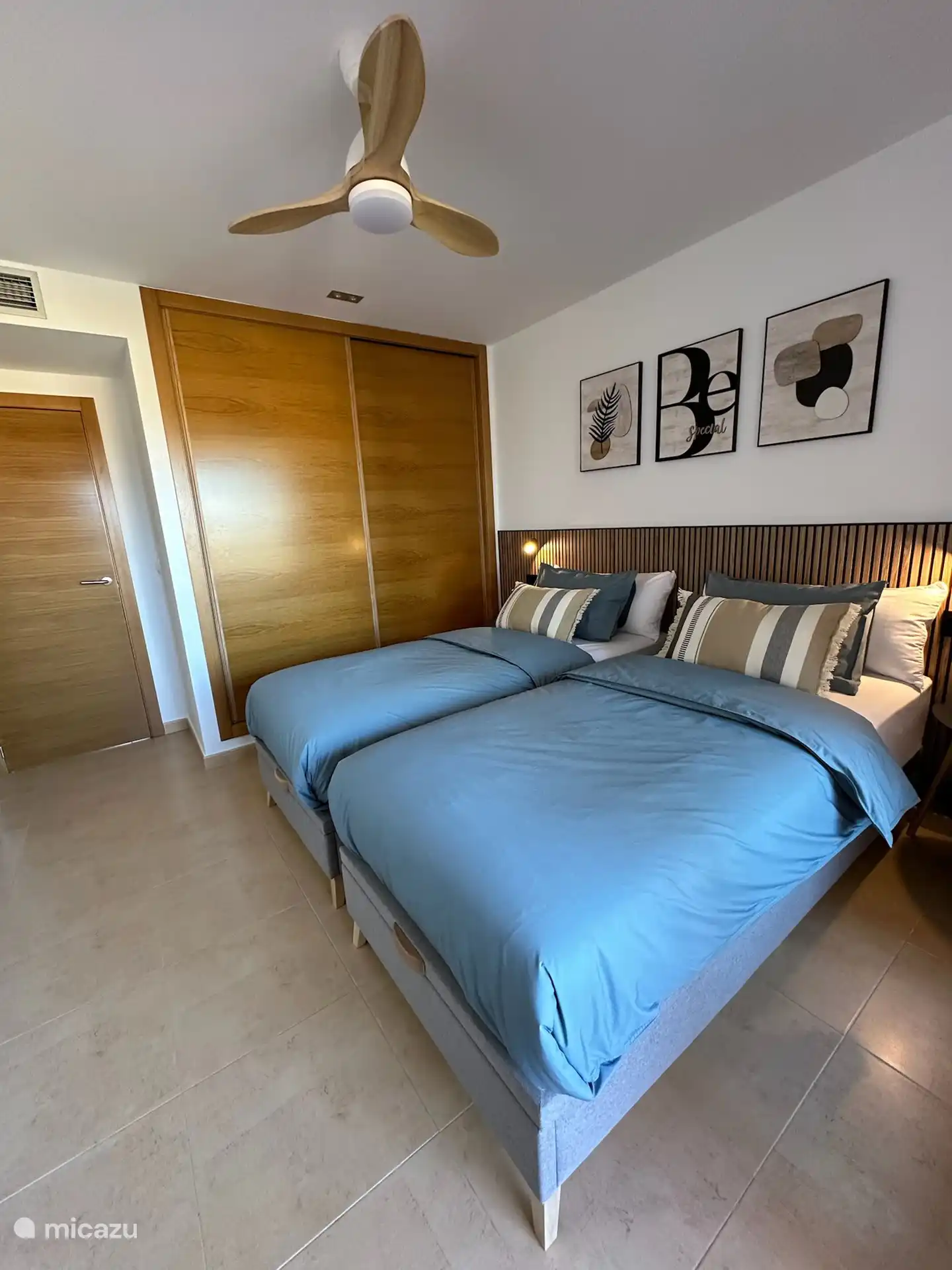 Zweites Schlafzimmer mit Einbauschrank