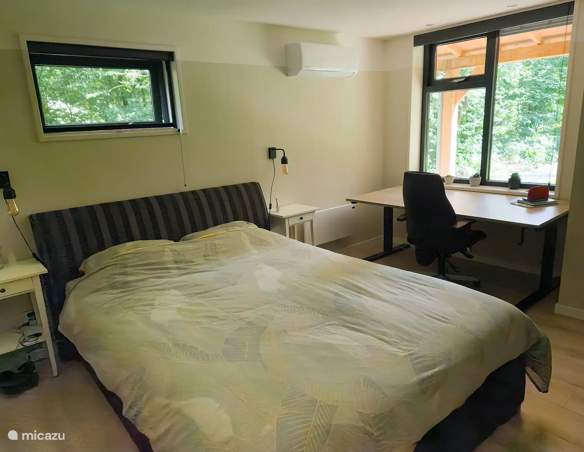 voorste slaapkamer met extra lang bed van 2,20 meter