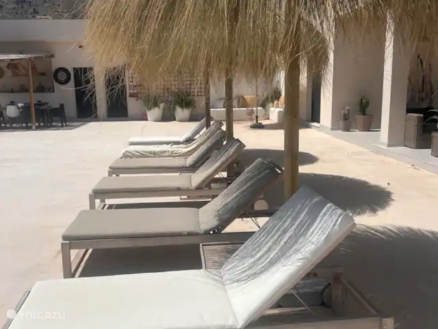 Maison de l'Arroyo | Espagne, Costa Blanca, Hondón de las Nieves - villa 6 jolis transats au bord de la piscine