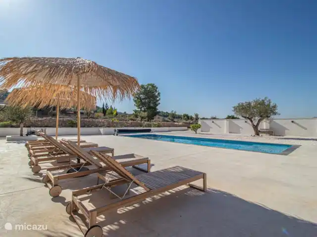 Maison de l'Arroyo | Espagne, Costa Blanca, Hondón de las Nieves - villa Les transats au bord de la jolie piscine