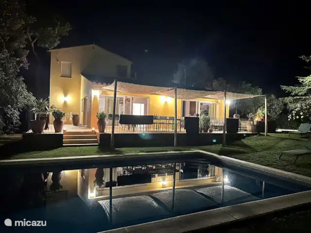 Casa Prins | Espagne, Costa Brava, Begur - villa Jardin et maison à la lumière du soir