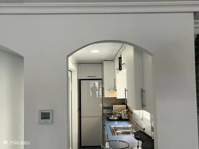 Terraza24 de la baie de Calp | Espagne, Costa Blanca, Calpe - appartement vue du salon à la cuisine