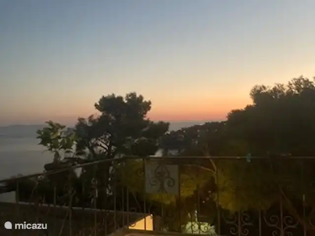 Zomers Buiten | Grèce, Égine, Salamina - villa coucher de soleil depuis le jardin