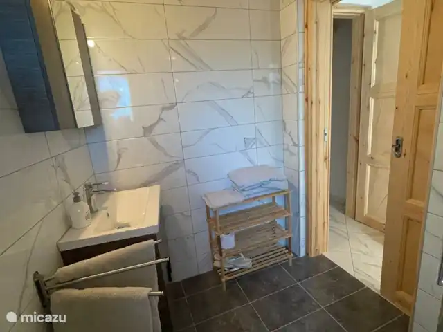 Zomers Buiten | Grèce, Égine, Salamina - villa 1ère salle de bain